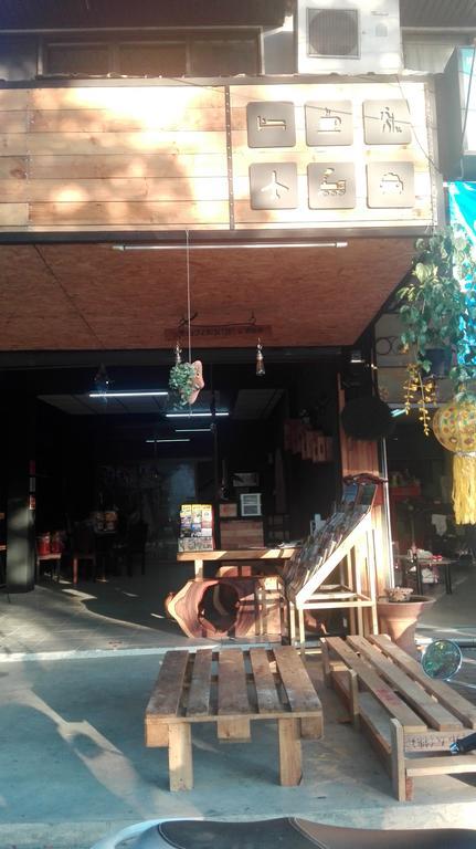 Cham Cha Hostel Chiang Mai Bagian luar foto