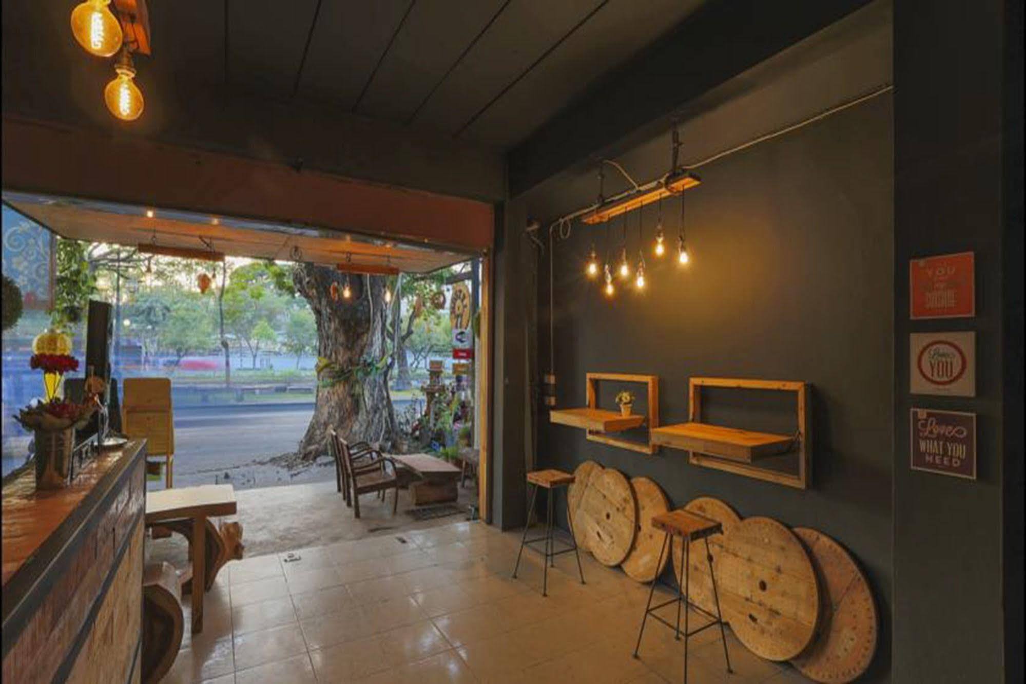 Cham Cha Hostel Chiang Mai Bagian luar foto