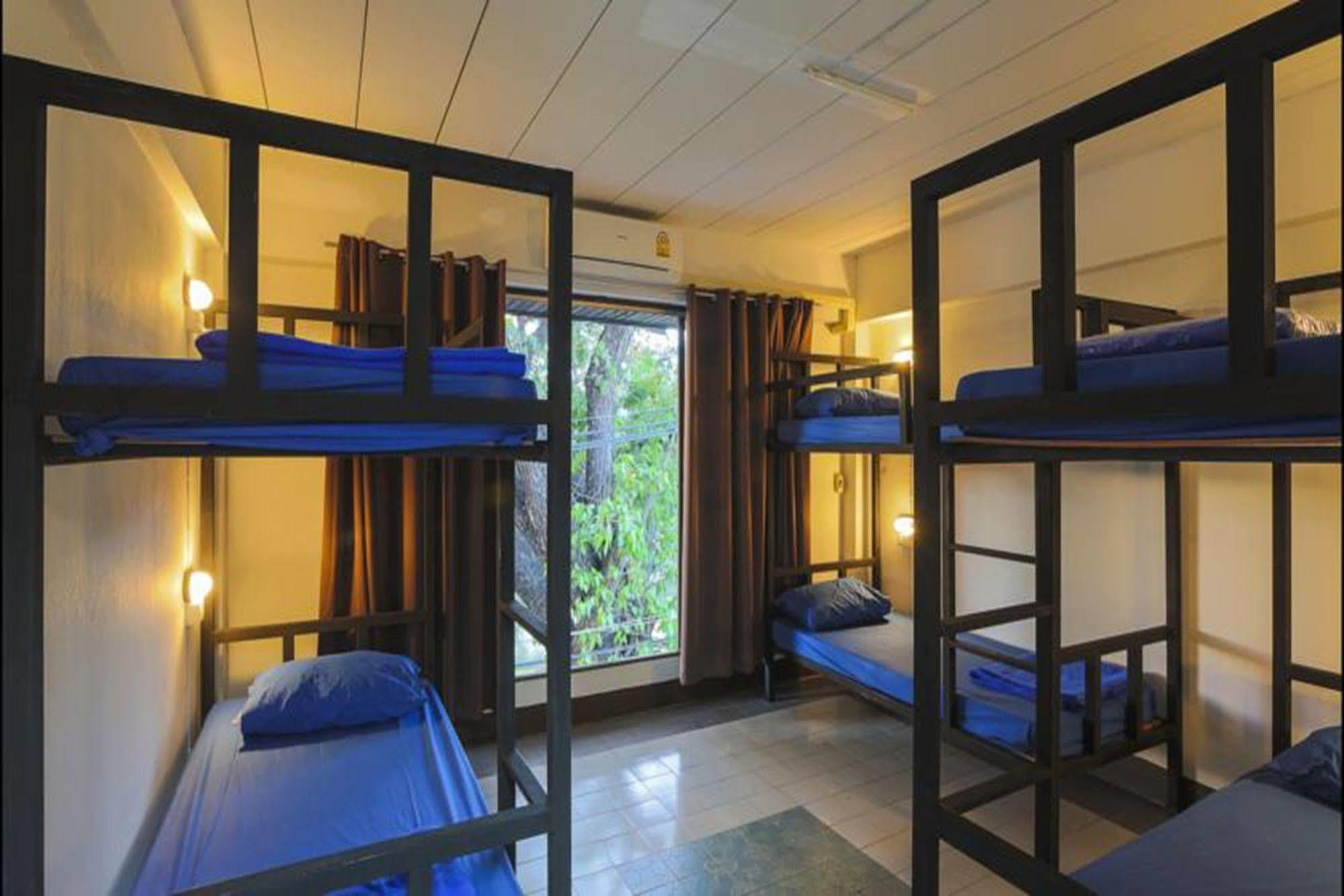 Cham Cha Hostel Chiang Mai Bagian luar foto