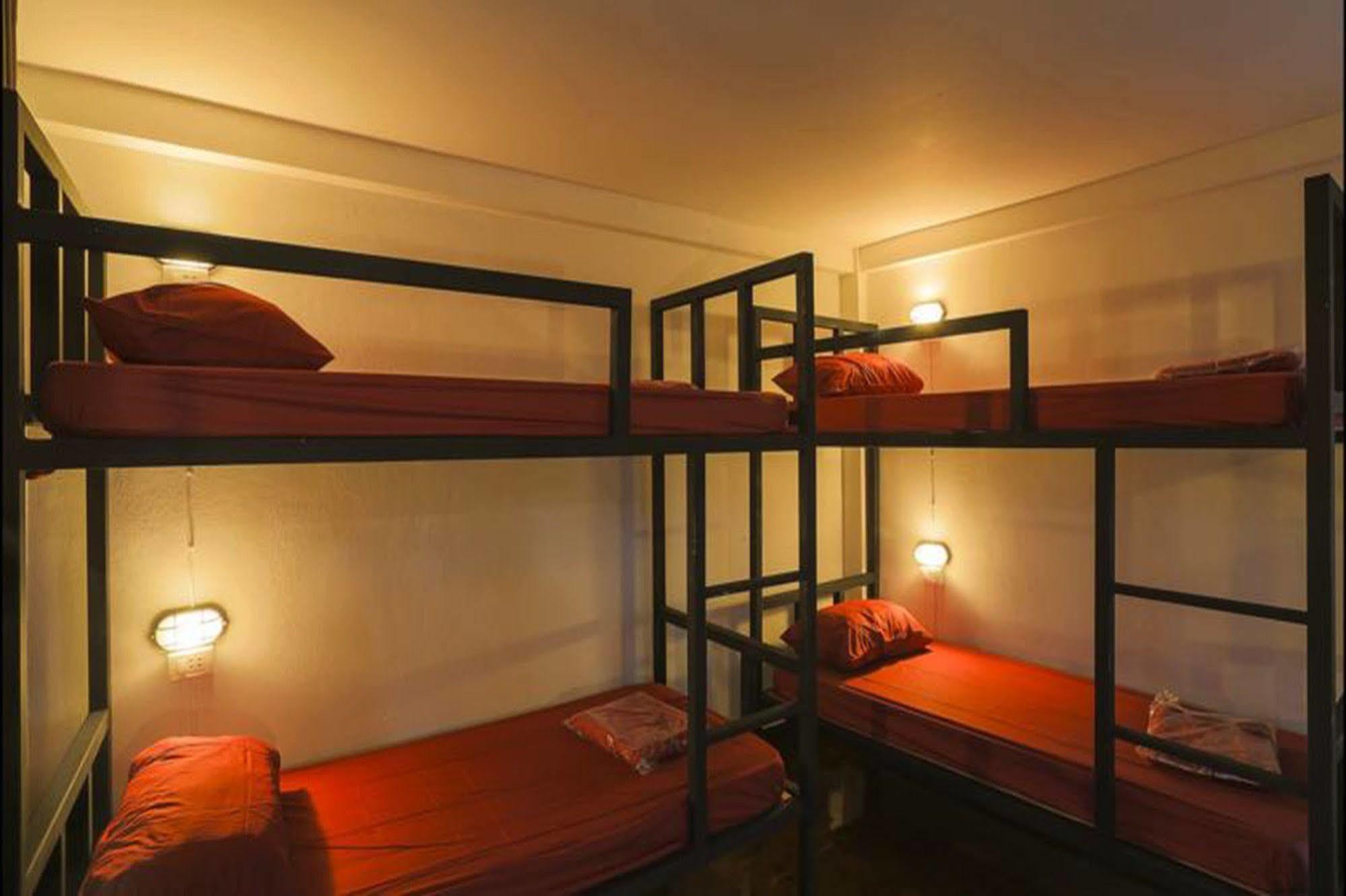 Cham Cha Hostel Chiang Mai Bagian luar foto