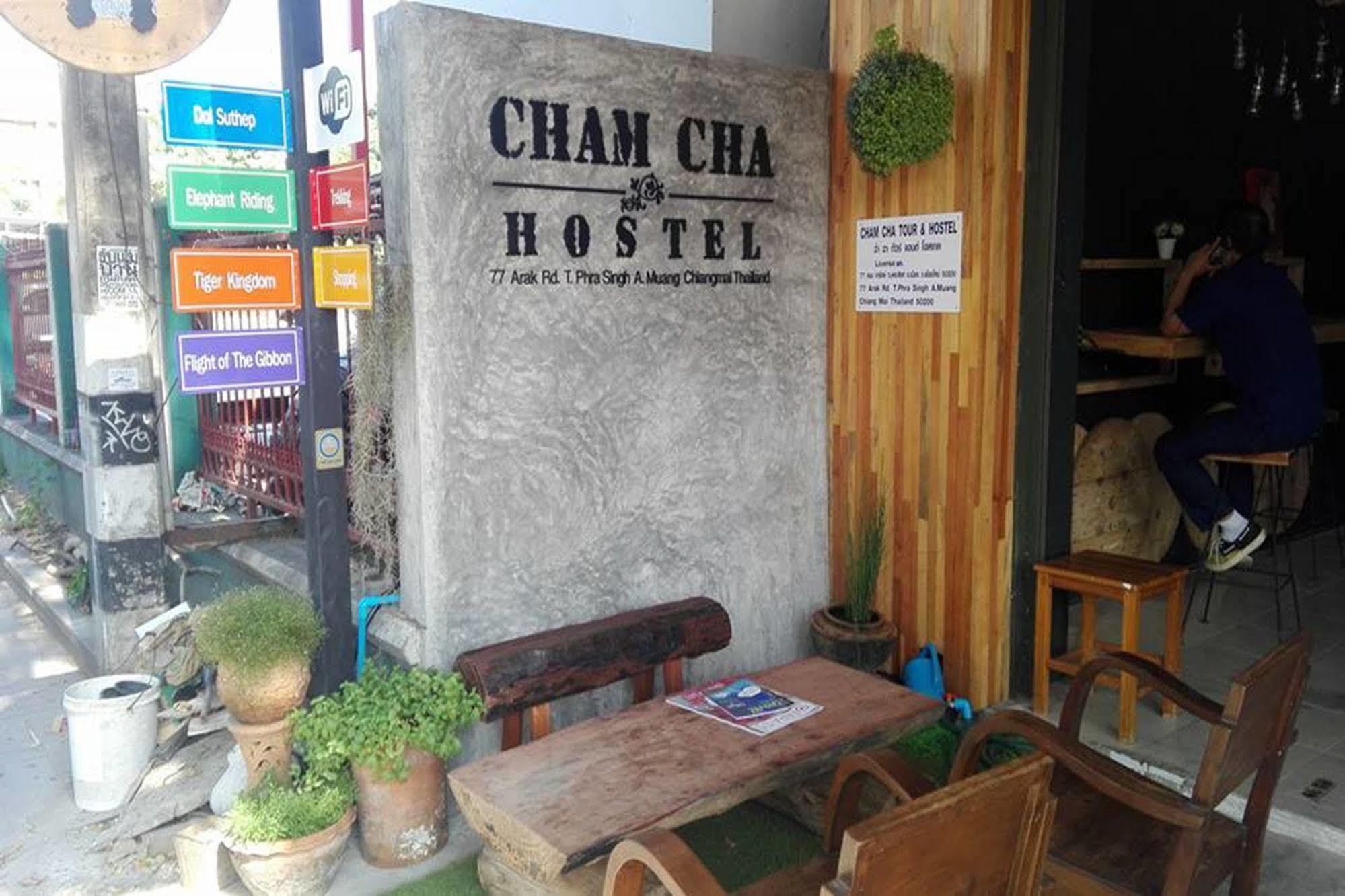 Cham Cha Hostel Chiang Mai Bagian luar foto